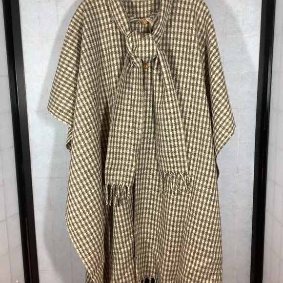 Grey Hounds Tooth Poncho Cape Wrap Coat Wool Button Front Fringe Scarf One Size - Picture 5 of 11